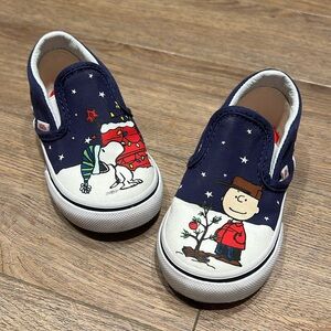 Vans, New without tags, peanuts collection, size 6 Toddler